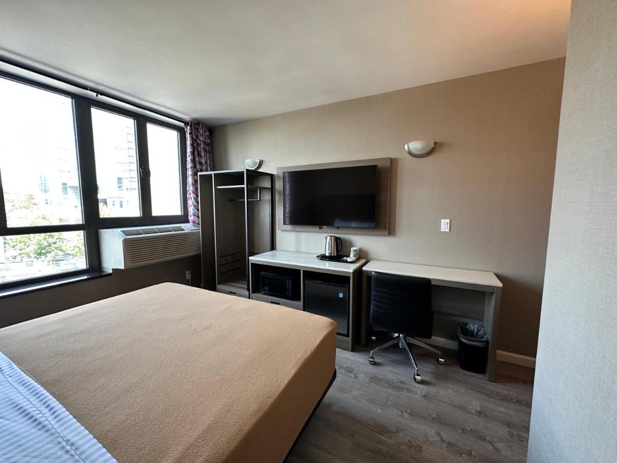 Regal Inn & Suites New York Laguardia Hotel Exterior foto