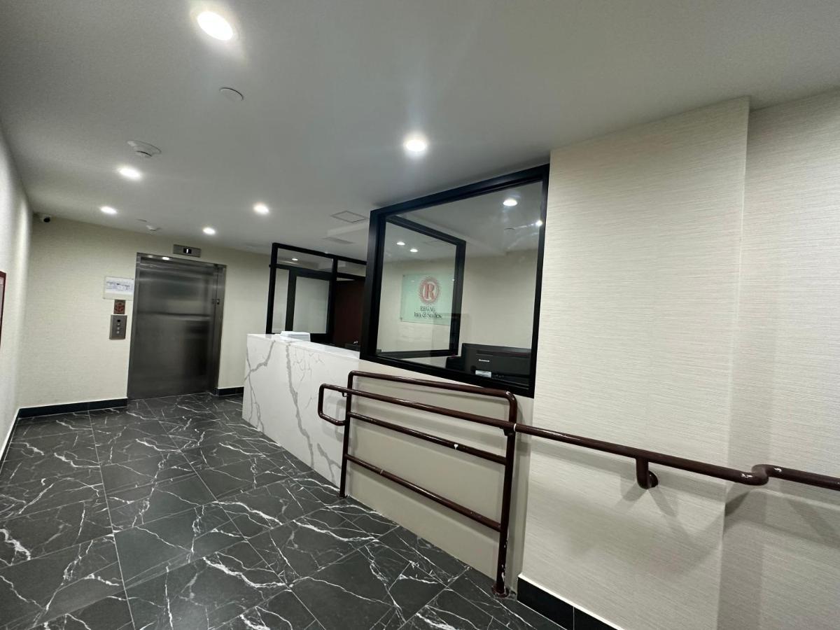 Regal Inn & Suites New York Laguardia Hotel Exterior foto
